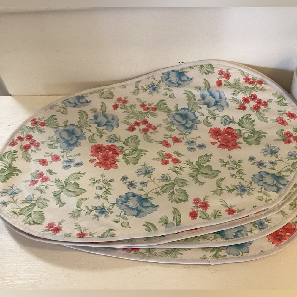 Floral Patterned Vintage Table Mats